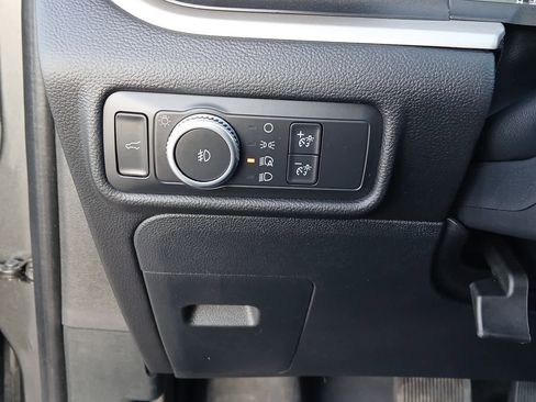 Used 2020 Ford Explorer XLT w/ Equipment Group 202A image 30