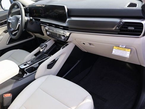 New 2025 Kia Telluride S image 10