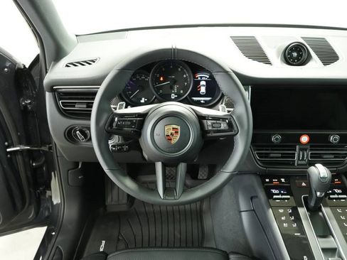New 2026 Porsche Macan image 13