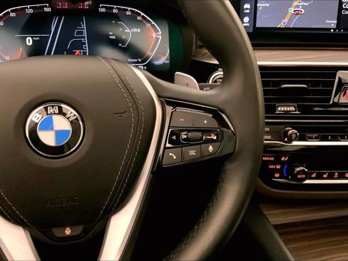 Used 2021 BMW 540i xDrive w/ Executive Package AWD/4WD image 19