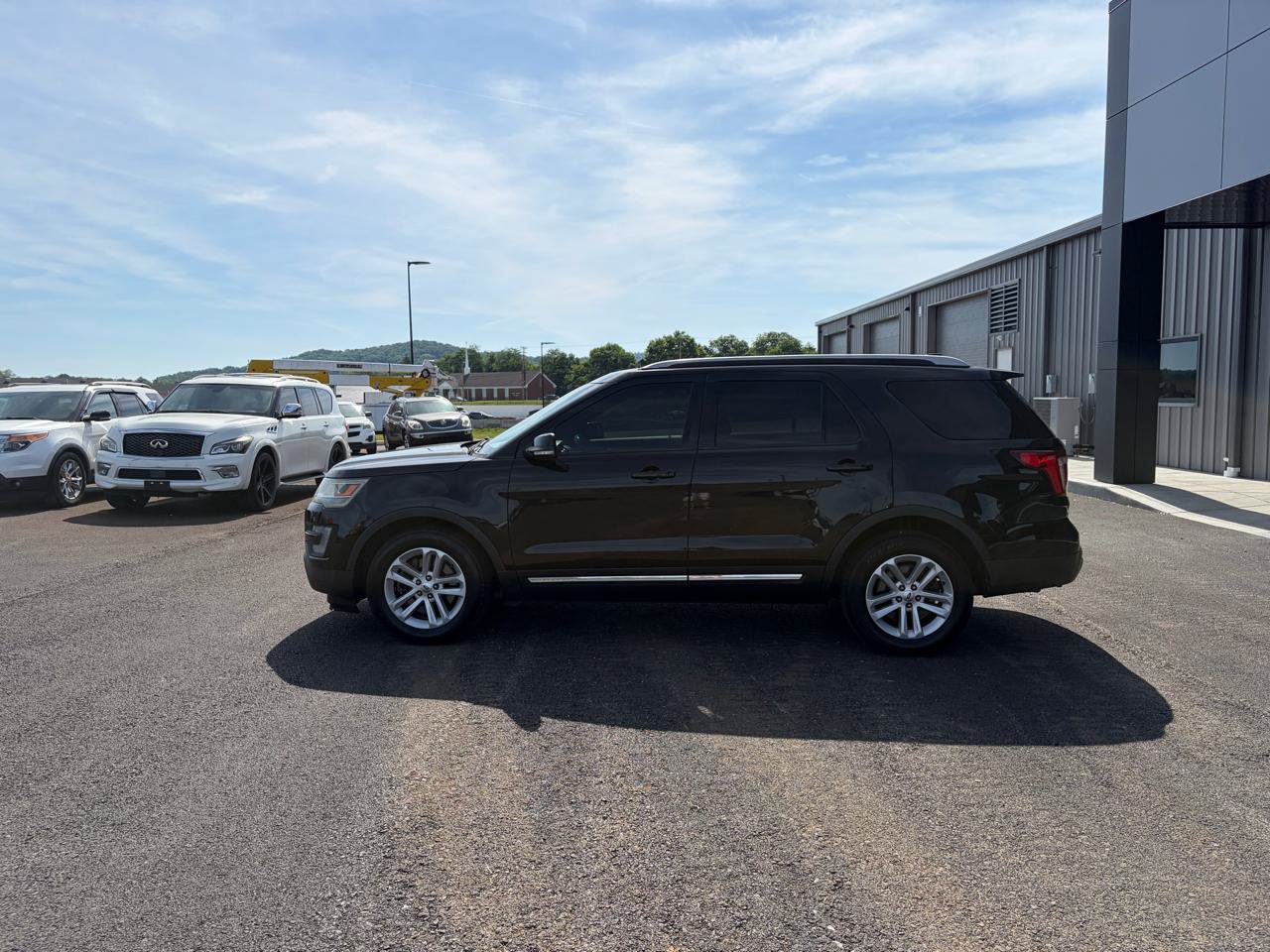 Used 2016 Ford Explorer XLT FWD image 5