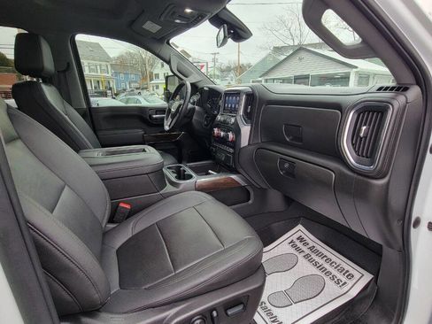Used 2022 GMC Sierra 2500 SLT w/ SLT Convenience Package image 19