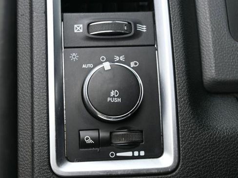 Used 2016 RAM 2500 Big Horn w/ Black Appearance Group image 16