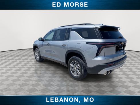 Used 2025 Chevrolet Traverse LT FWD image 6