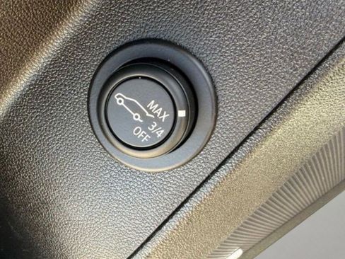 Used 2023 Chevrolet Equinox RS w/ RS Leather Package FWD image 12