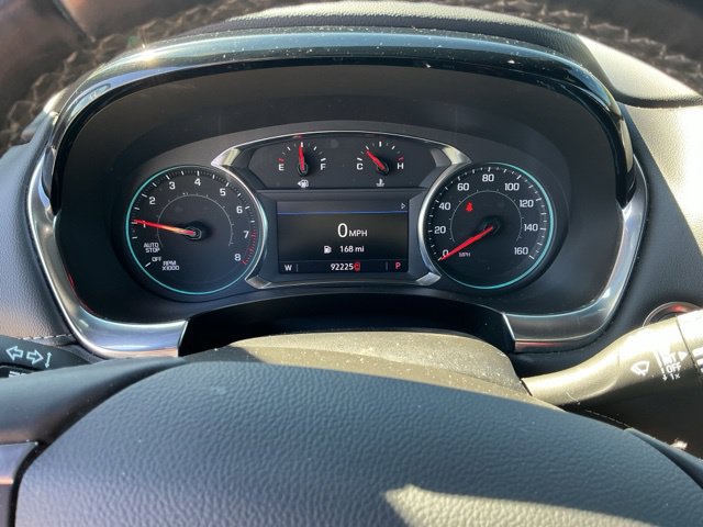 Used 2023 Chevrolet Traverse LT FWD image 2