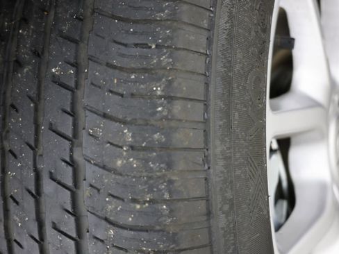 Used 2024 Chrysler Pacifica Touring-L FWD image 14