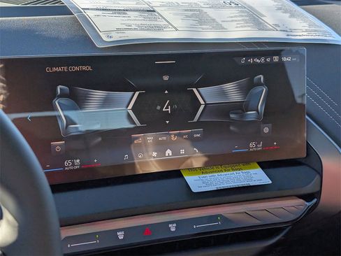 New 2026 BMW 740i xDrive image 25