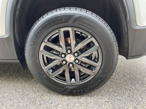 Used 2019 GMC Acadia SLT AWD/4WD image 8