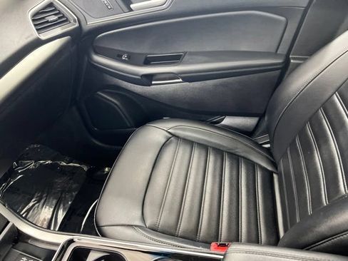 Used 2019 Ford Edge SEL w/ Equipment Group 201A AWD/4WD image 16