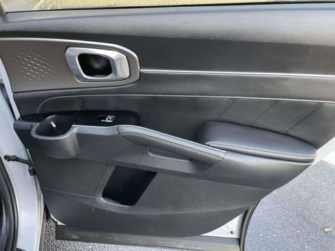 Used 2022 Kia Sorento SX image 40