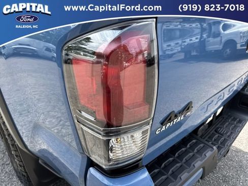 Used 2018 Toyota Tacoma TRD Pro AWD/4WD image 15