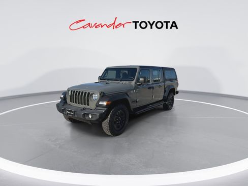 Used 2021 Jeep Gladiator Sport image 4