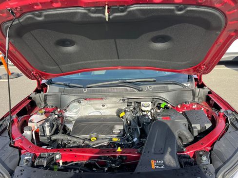 Used 2025 Chevrolet Trax LT w/ LT Convenience Package image 31