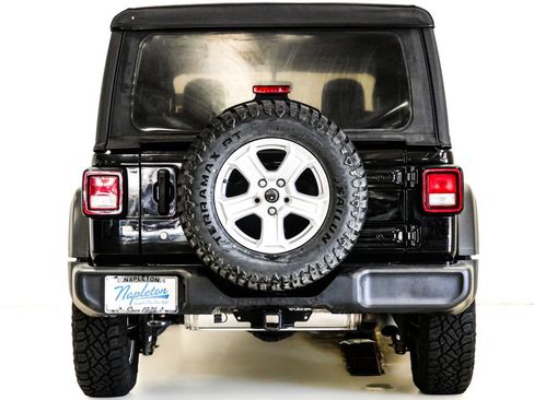 Used 2018 Jeep Wrangler Unlimited Sport S AWD/4WD image 8