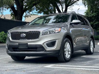 Used 2017 Kia Sorento LX w/ LX Convenience Package