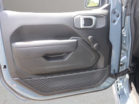 Used 2024 Jeep Wrangler Sport AWD/4WD image 9
