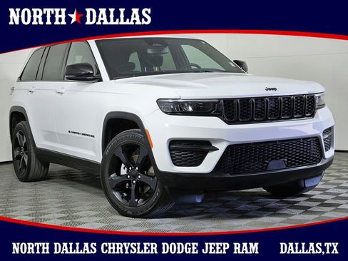 Used 2023 Jeep Grand Cherokee Altitude image 1