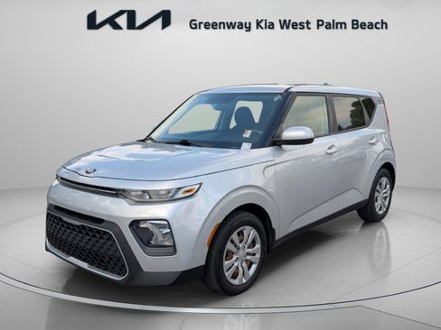 Used 2020 Kia Soul LX image 3