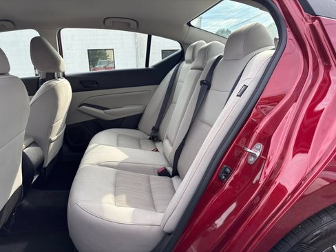 Used 2025 Nissan Altima 2.5 SV FWD image 25