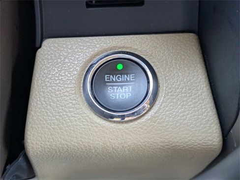 Used 2018 Ford F150 Lariat image 37