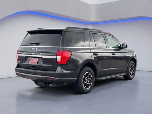 Used 2022 Ford Expedition XLT AWD/4WD image 3