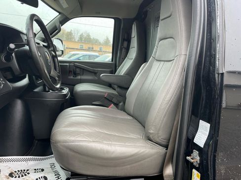 Used 2018 Chevrolet Express 2500 w/ Driver Convenience Package image 14