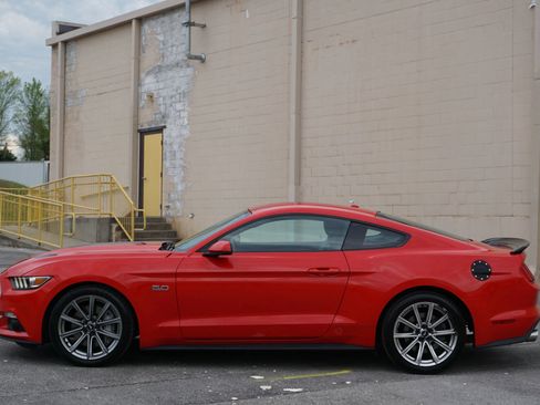 Used 2016 Ford Mustang GT Premium RWD image 10