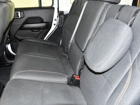 Used 2024 Jeep Wrangler Unlimited Sahara AWD/4WD image 47