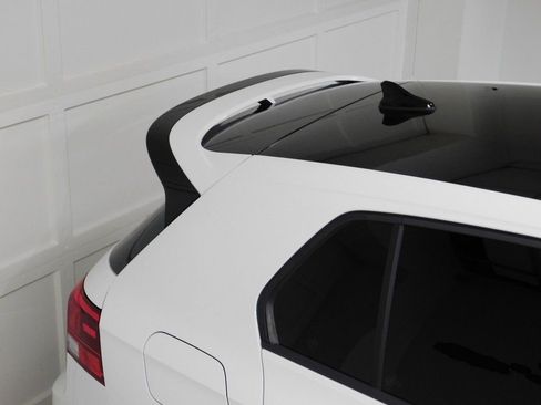 Used 2025 Volkswagen Golf R image 8