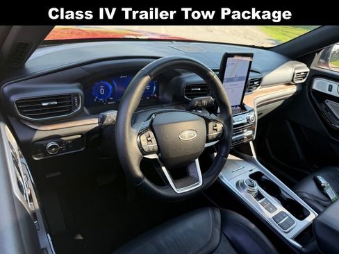 Used 2022 Ford Explorer Platinum w/ Equipment Group 601A RWD image 3
