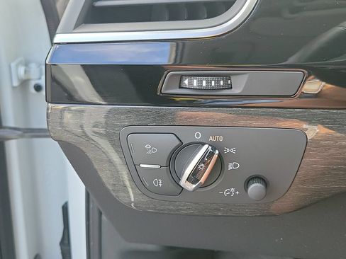 Used 2017 Audi Q7 2.0T Premium AWD/4WD image 24