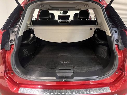 Used 2018 Nissan Rogue SL w/ Premium Package image 16