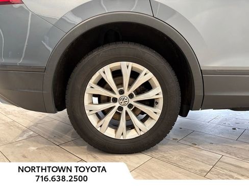 Used 2019 Volkswagen Tiguan SE w/ Panoramic Sunroof Package AWD/4WD image 9