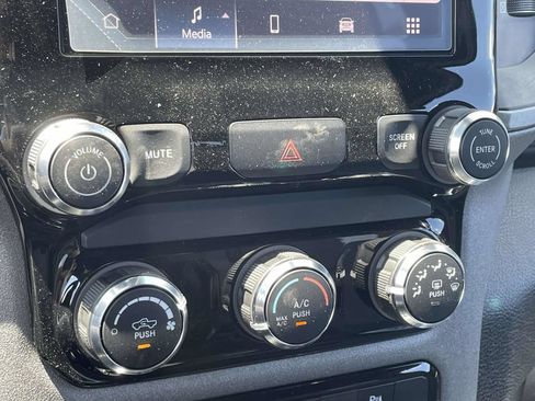 New 2026 RAM 2500 Tradesman w/ Chrome Appearance Group AWD/4WD image 38