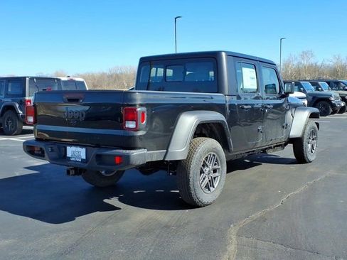 New 2026 Jeep Gladiator Sport image 17