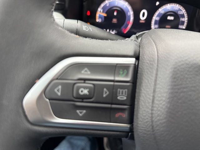 Used 2025 Jeep Compass Limited w/ Elite Group AWD/4WD image 29