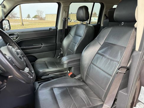 Used 2017 Jeep Patriot 4WD image 11