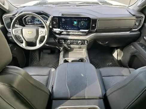 Used 2024 Chevrolet Silverado 2500 LTZ w/ LTZ Plus Package image 2