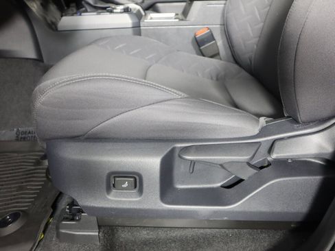 Used 2025 Toyota Tacoma SR5 image 34