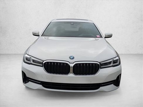 Used 2023 BMW 530e w/ Premium Package image 2