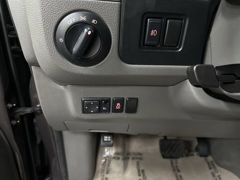 Used 2015 Nissan NV 3500 SL w/ Technology Package RWD image 28