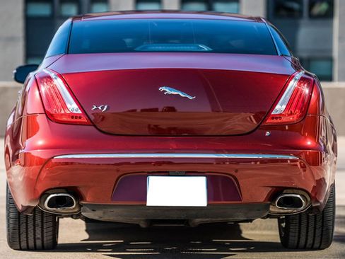 Used 2012 Jaguar XJ image 7