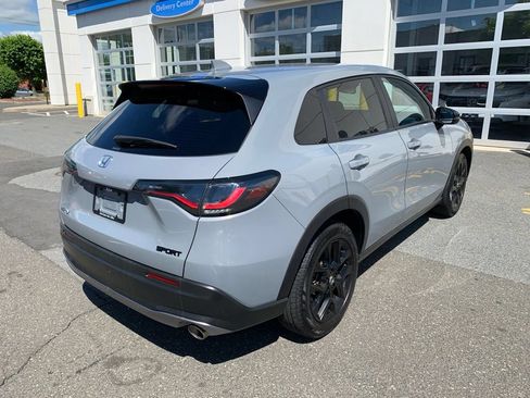 Used 2025 Honda HR-V Sport image 3