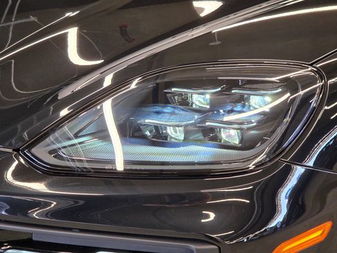 Certified 2025 Porsche Cayenne GTS image 27