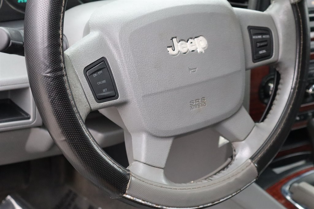 Used 2007 Jeep Grand Cherokee Limited RWD image 31