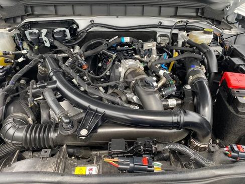 Used 2025 Ford Bronco Outer Banks AWD/4WD image 16