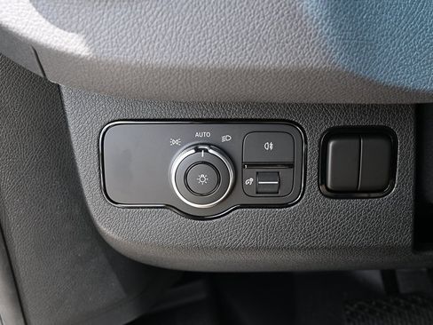 Used 2025 Mercedes-Benz Sprinter 2500 image 9