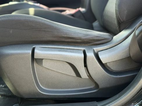 Used 2017 Nissan Rogue S AWD/4WD image 14