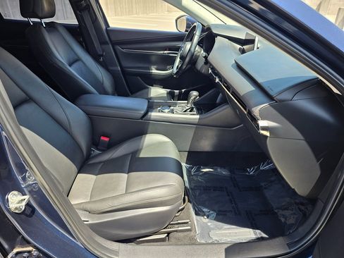 Used 2019 MAZDA MAZDA3 Sedan w/ Preferred Package FWD image 11